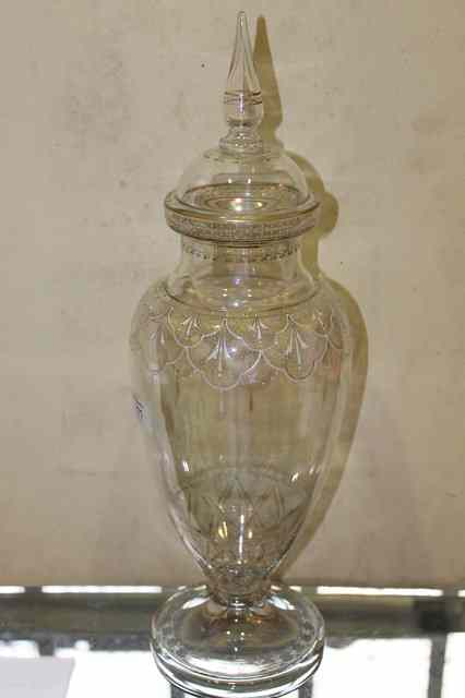 Appraisal: A VICTORIAN LUSTRE SWEETMEAT JAR and cover with white and