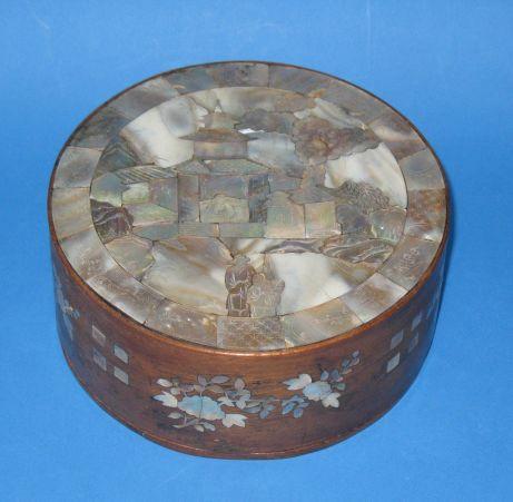 Appraisal: A JAPANESE LACQUER TEA CADDY of rectangular form the hinged