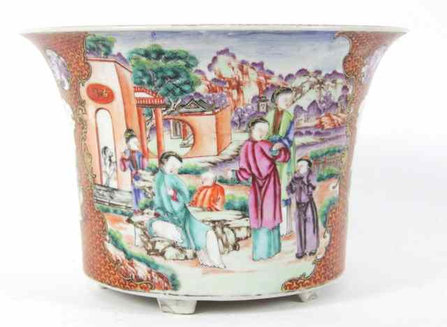 Appraisal: A Chinese famille rose jardini re decorated in the mandarin