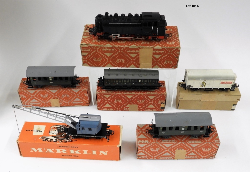 Appraisal: VINTAGE MARKLIN HO CAR LOCOMOTIVE TRAIN SET Includes TT engine