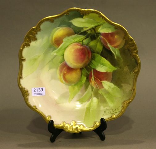 Appraisal: A Doulton Burslem cabinet plate painted by Harry Piper of