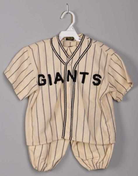 Appraisal: s New York Giants Child's Baseball Uniform Description Includes flannel