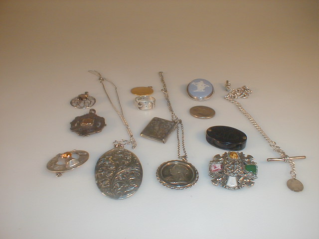 Appraisal: A small collection of silver and other metal jewellery including