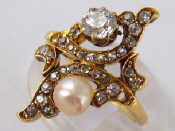 Appraisal: A yellow metal tests carat gold untested pearl and diamond