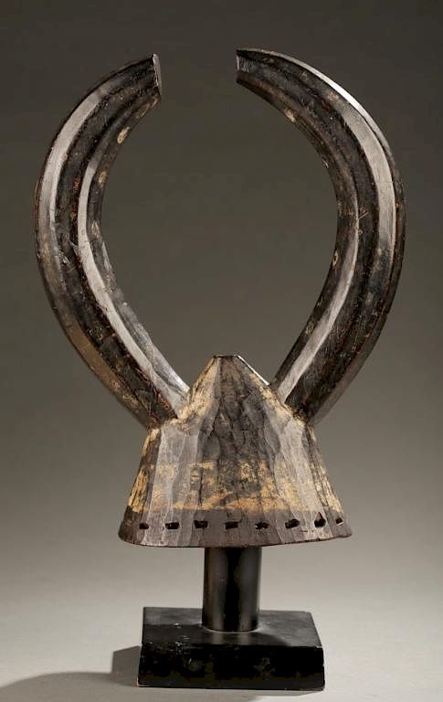 Appraisal: West African horned head crest th century A horned head