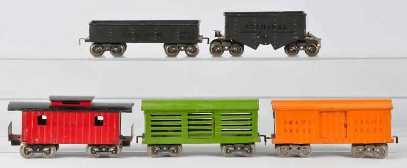 Appraisal: Lot of Tinplate Lionel Series Freight Cars Description American Pre-war