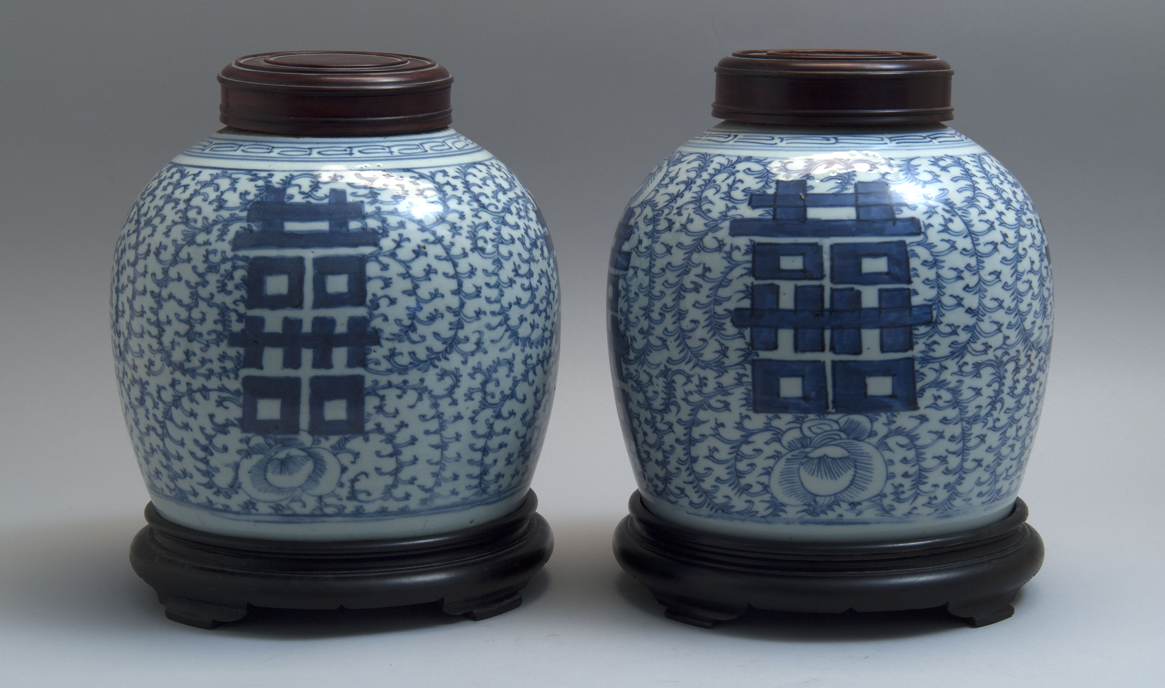 Appraisal: PAIR OF CHINESE BLUE AND WHITE PORCELAIN JARS Late th