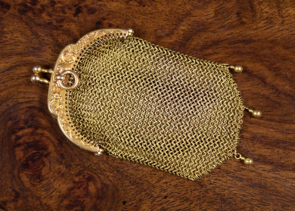 Appraisal: EIGHTEEN KARAT GOLD MESH PENDANT PURSE French early th century