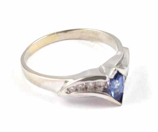 Appraisal: TANZANITE DIAMOND AND WHITE GOLD RING The k white gold