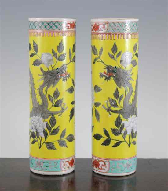 Appraisal: A pair of Chinese enamelled sleeve vases early th century