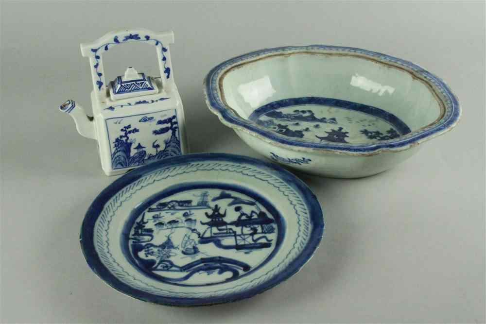 Appraisal: TWO PIECES OF CHINESE EXPORT BLUE AND WHITE PORCELAIN including