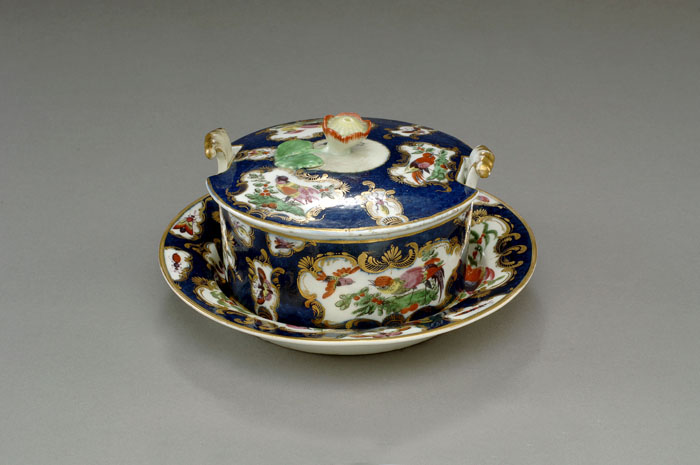 Appraisal: WORCESTER PORCELAIN BLUE-SCALE BUTTER TUB COVER AND STAND CIRCA The