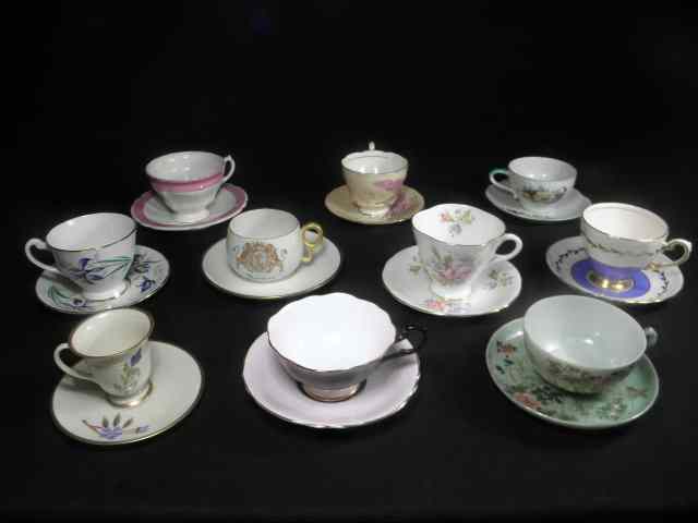 Appraisal: Lot of assorted porcelain tea cups and saucers Includes Clarence