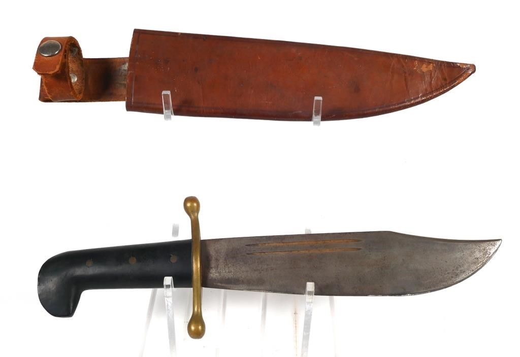 Appraisal: This large fixed blade bowie style knife which is now