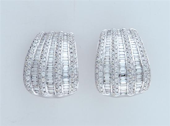 Appraisal: Ornate diamond and gold earrings round and-baguette cut diamonds ctw