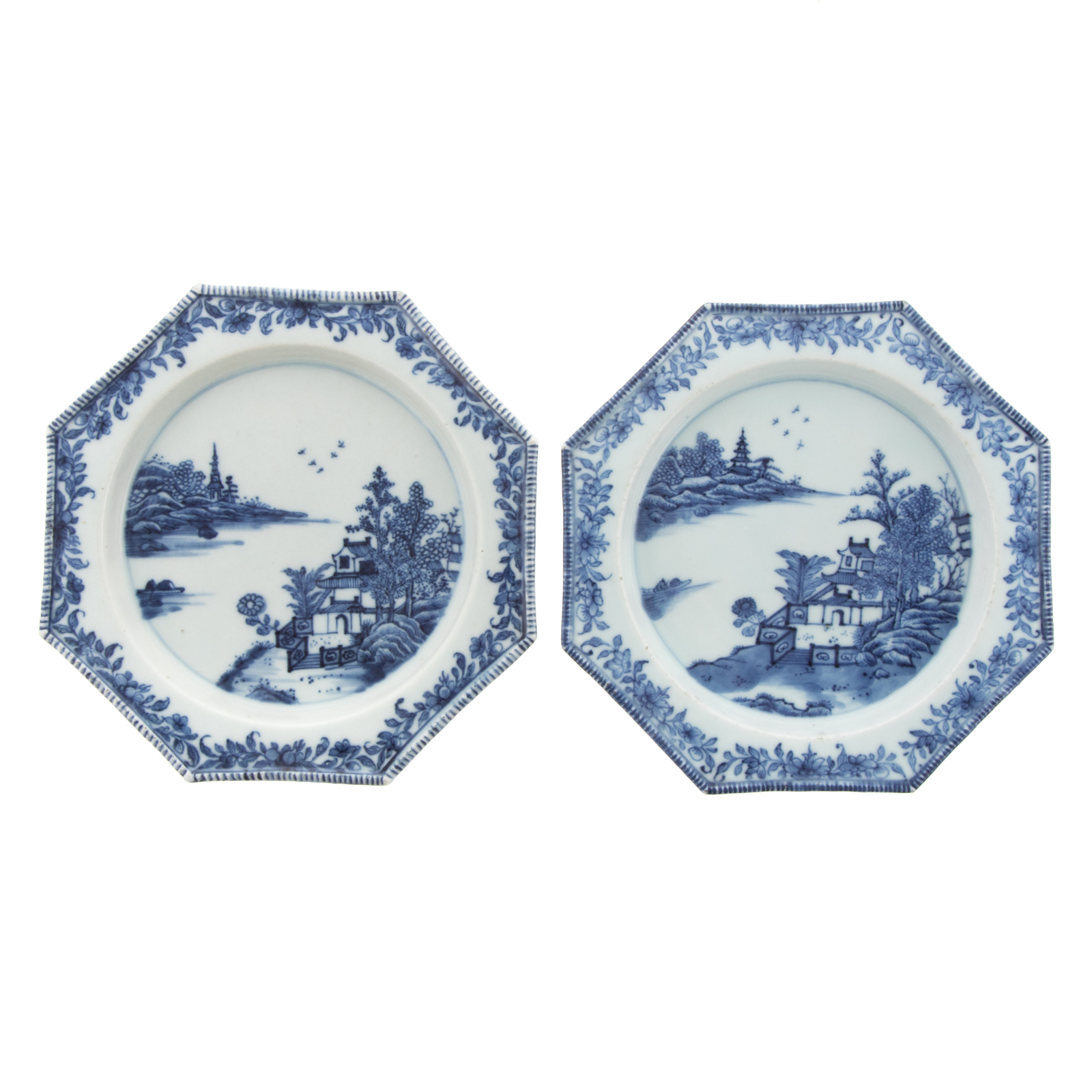 Appraisal: A PAIR OF CHINESE EXPORT BLUE WHITE PLATES Circa -