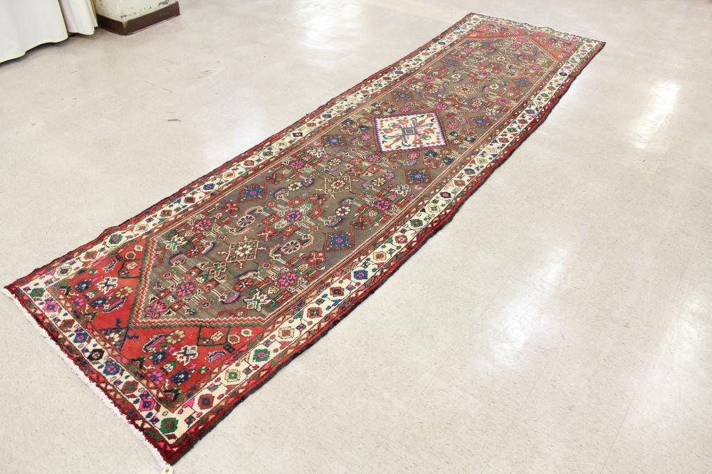 Appraisal: HAND KNOTTED PERSIAN RUNNER Hamadan tribal northwestern Iran stylized floral