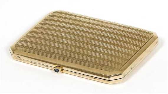 Appraisal: GOLD CIGARETTE CASE ca Yellow gold g Octagonal slightly convex