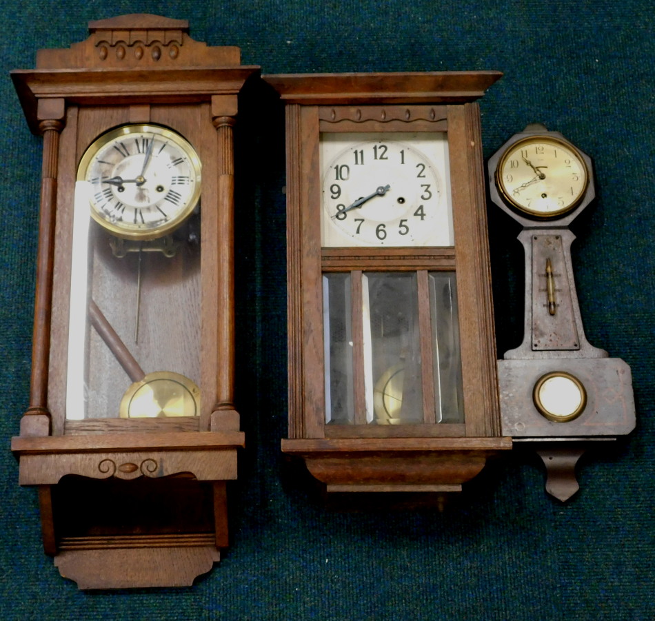 Appraisal: An early to mid thC oak wall clock with silvered