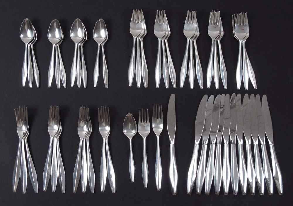 Appraisal: GIO PONTI REED BARTON DIAMOND STERLING FLATWARE SERVICE Approx pieces