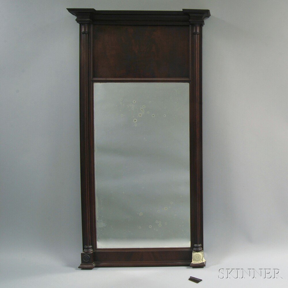 Appraisal: Federal Mahogany Mirror th century the molded cornice and figured