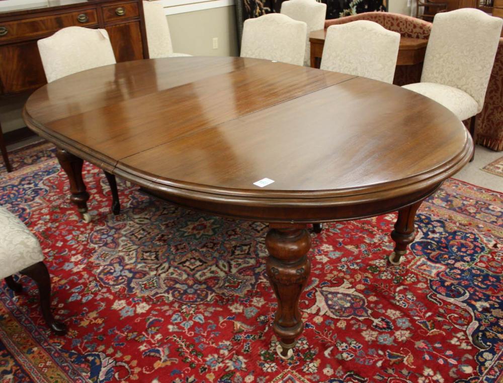 Appraisal: VICTORIAN OVAL MAHOGANY DINING TABLE WITH THREE LEAVES English late