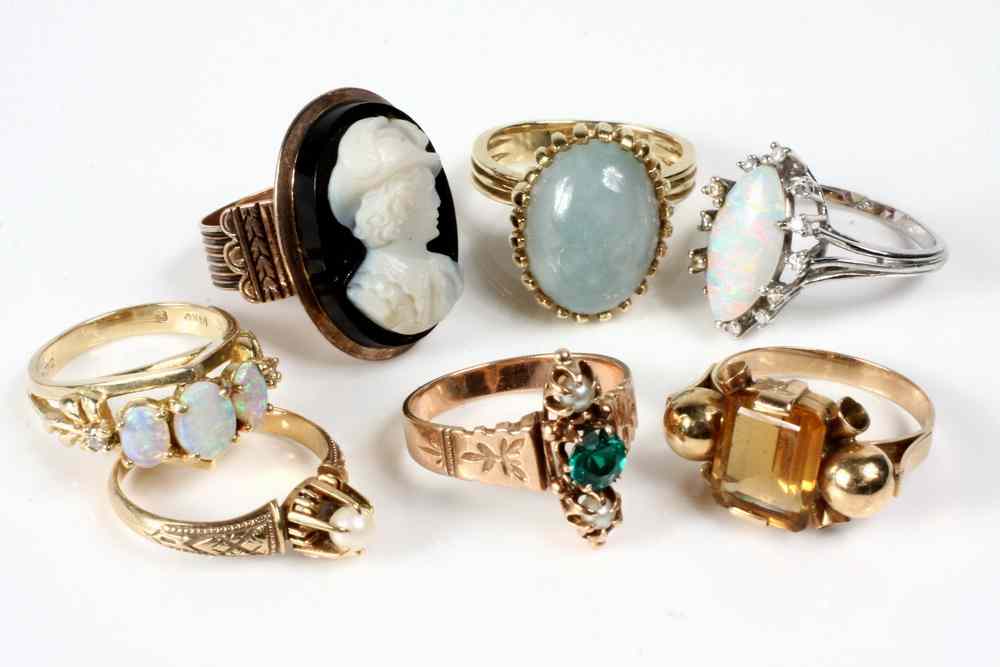 Appraisal: LADY'S RINGS - Lot of vintage gold and stone rings