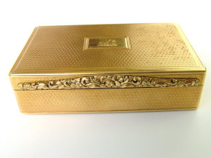 Appraisal: A William IV ct gold snuff box London c makers