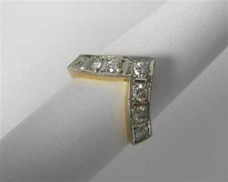 Appraisal: A 's ct gold diamond set ring the front of