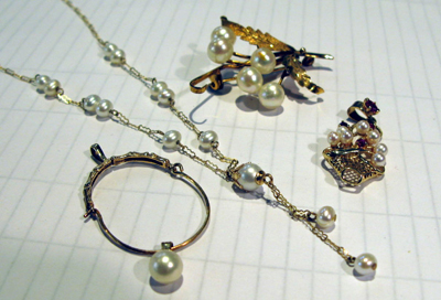 Appraisal: FOUR ARTICLES OF PEARL AND YELLOW GOLD JEWELRY including K