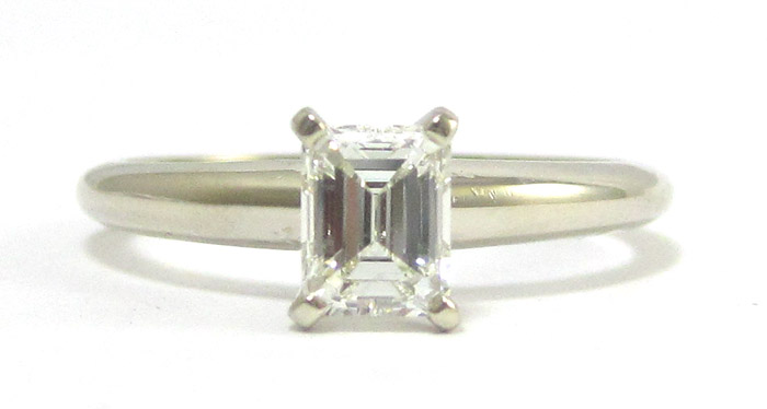 Appraisal: DIAMOND AND FOURTEEN KARAT GOLD SOLITAIRE RING The white gold