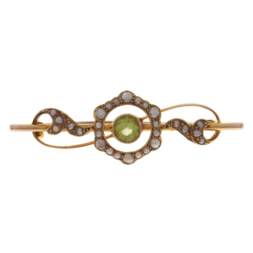 Appraisal: An Edwardian peridot and split pearl bar brooch c in