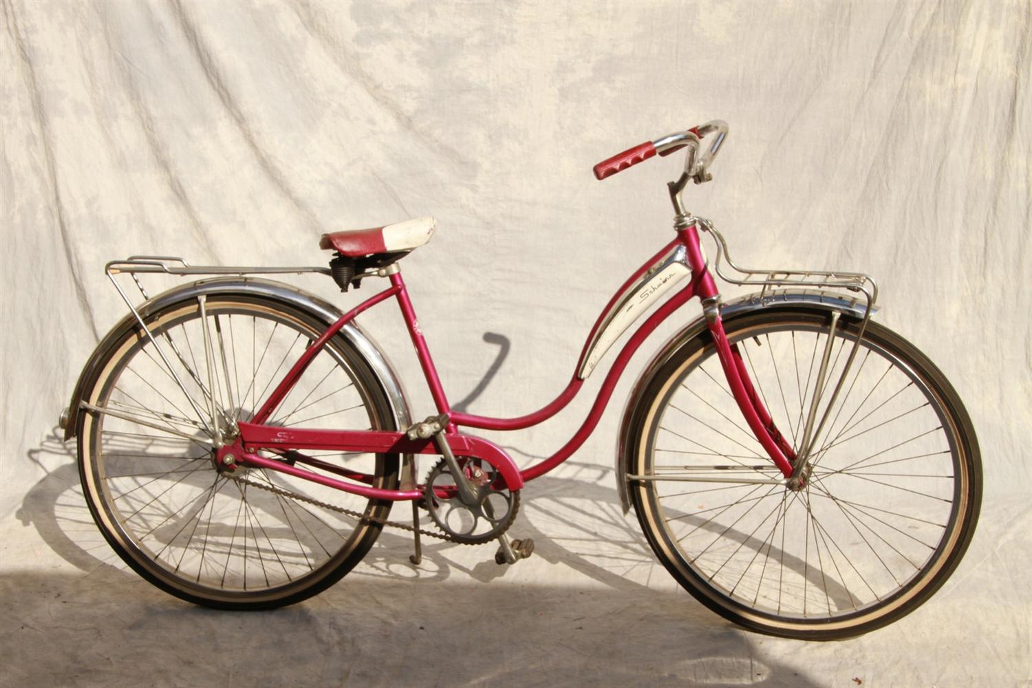 Appraisal: Schwinn girls x