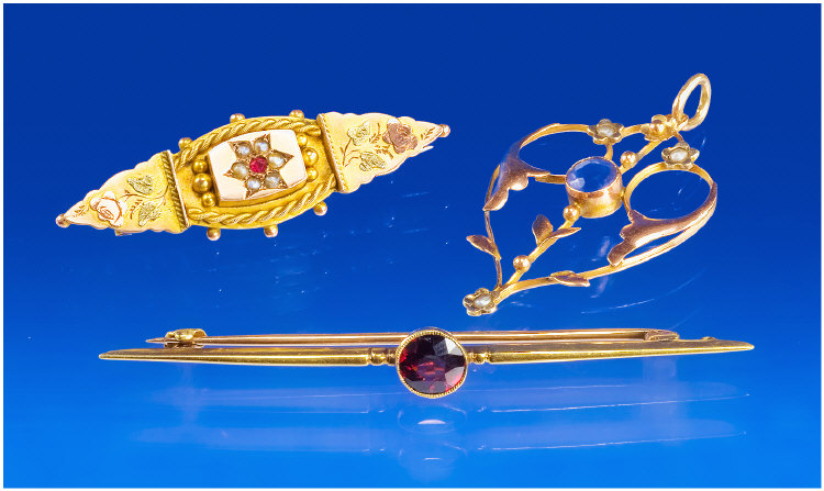 Appraisal: Victorian ct Gold Bar Brooch Set With A Central Ruby