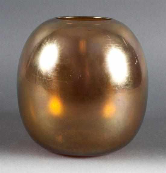 Appraisal: Durand opalescent art glass vase th century underneath etched ''Durand