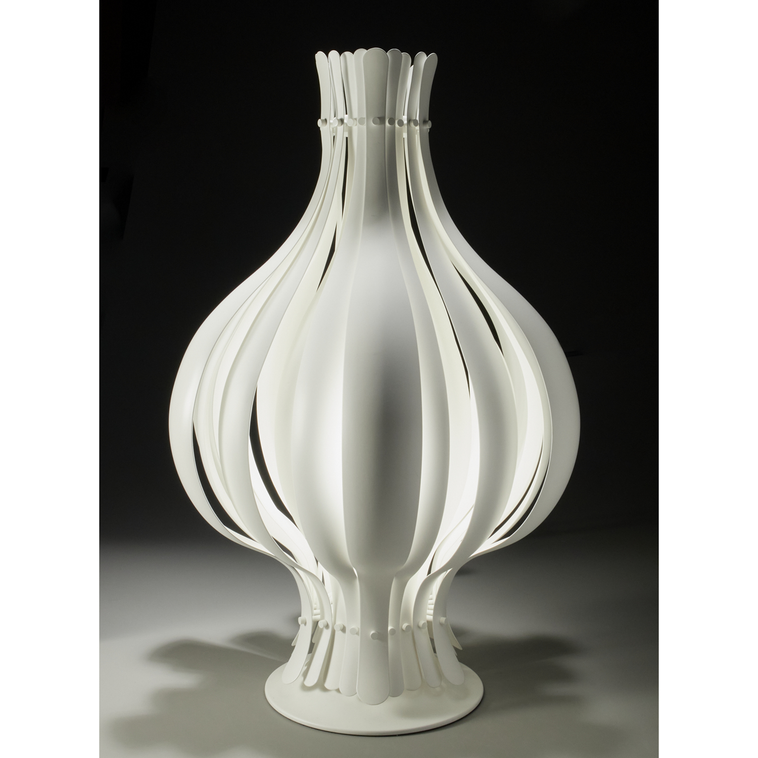 Appraisal: VERNER PANTON ONION TABLE LAMP Introduced Denmark curved white enameled