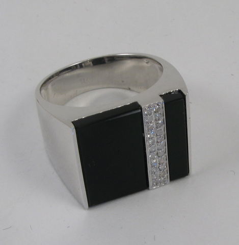 Appraisal: MAN'S BLACK ONYX AND DIAMOND RING k white gold and