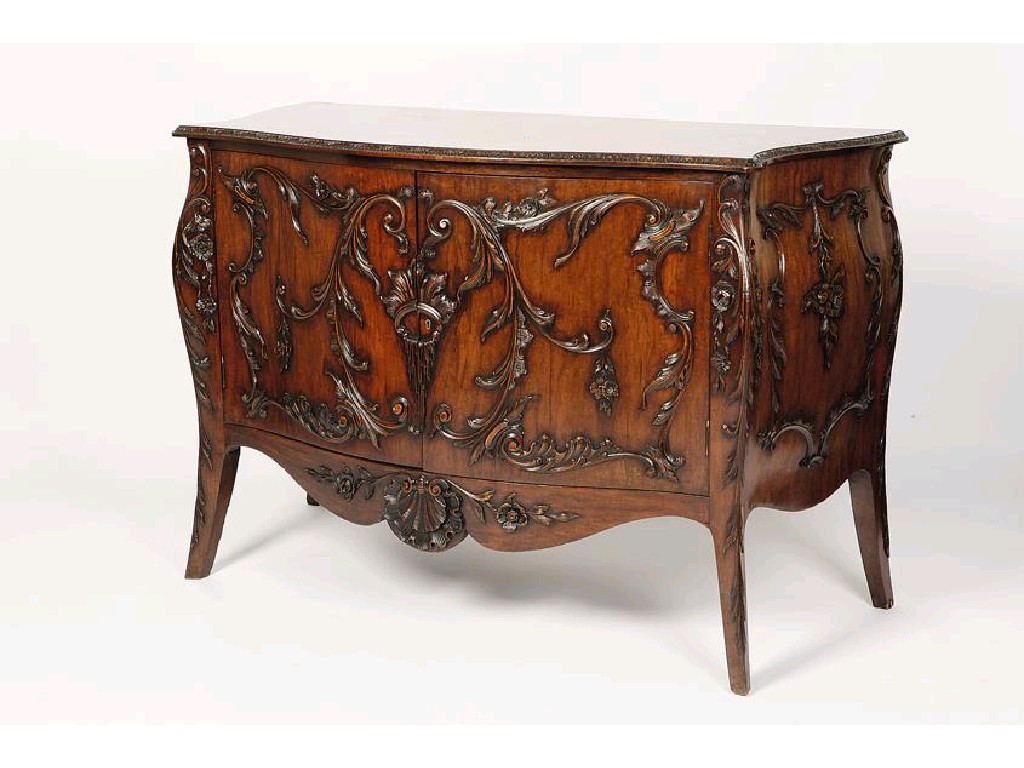 Appraisal: A GEORGE III STYLE HEPPLEWHITE DESIGN SERPENTINE FRONTED COMMODE the