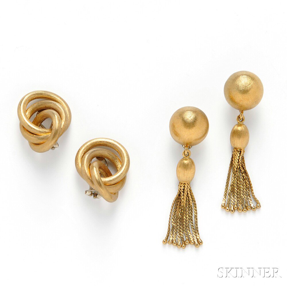 Appraisal: Two Pairs of kt Gold Earclips a pair of knots