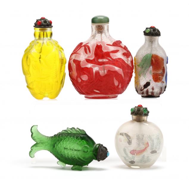 Appraisal: A GROUP OF FIVE CHINESE SNUFF BOTTLES Includes a yellow