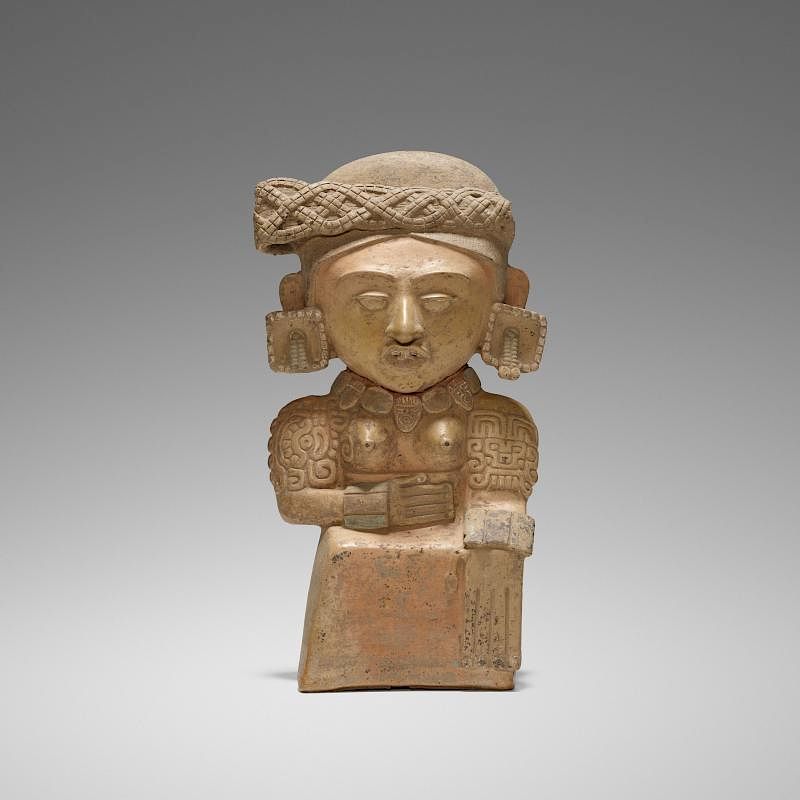 Appraisal: Pre-Columbian female figure Pre-Columbian female figure - AD terracotta h