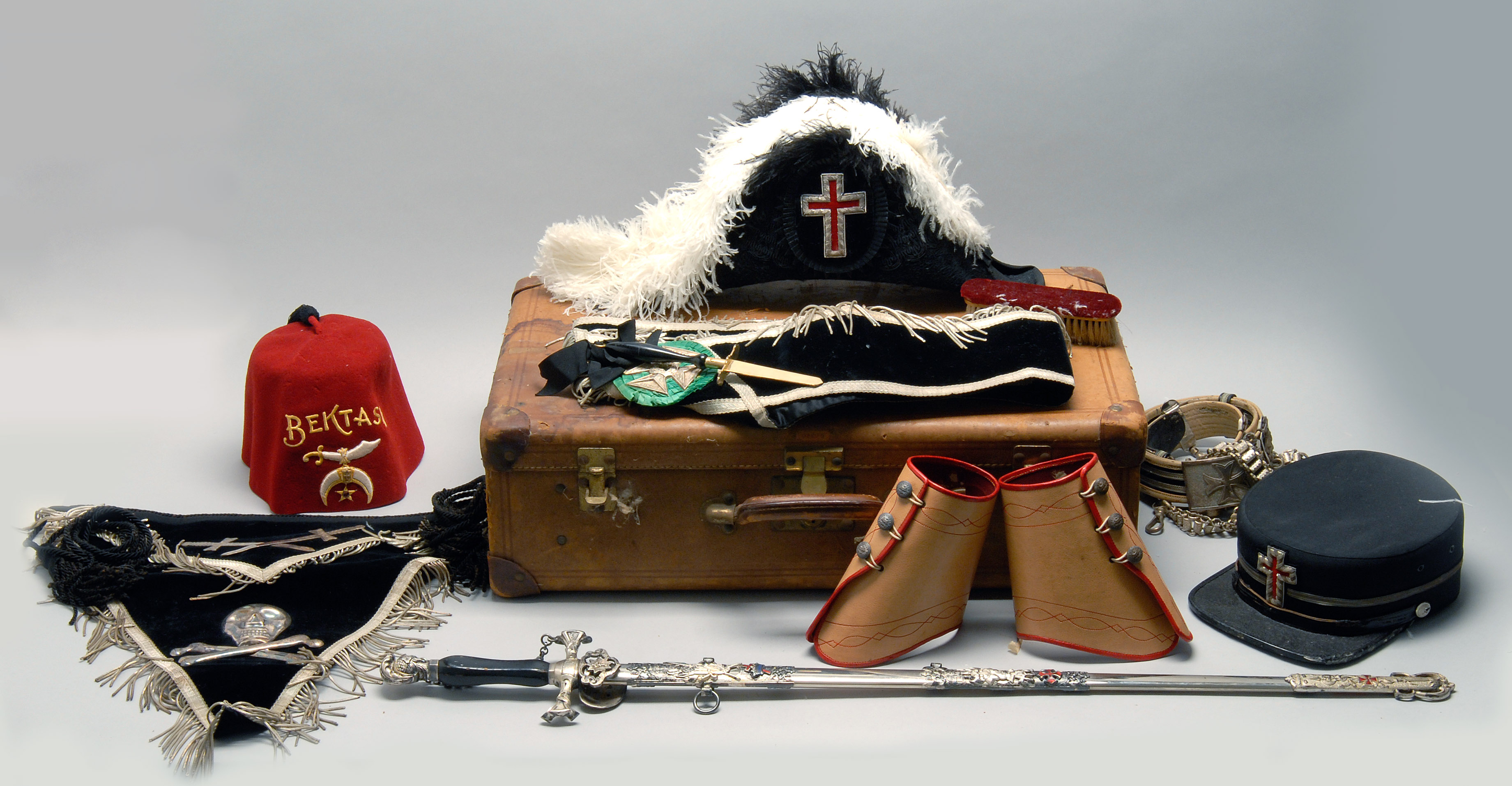 Appraisal: KNIGHTS TEMPLAR CEREMONIAL SWORD AND UNIFORM ACCESSORIES Includes a kepi