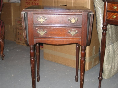 Appraisal: FEDERAL STYLE MAHOGANY WORK TABLE th c te rectangular top