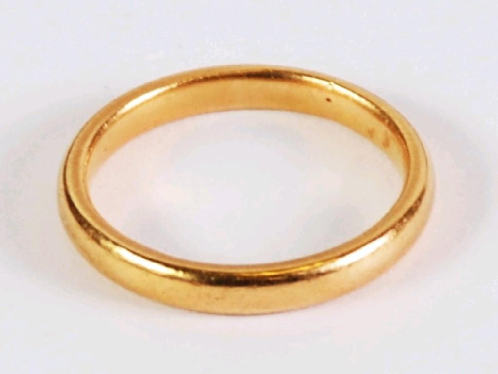 Appraisal: ct GOLD WEDDING RING approx gms EST -