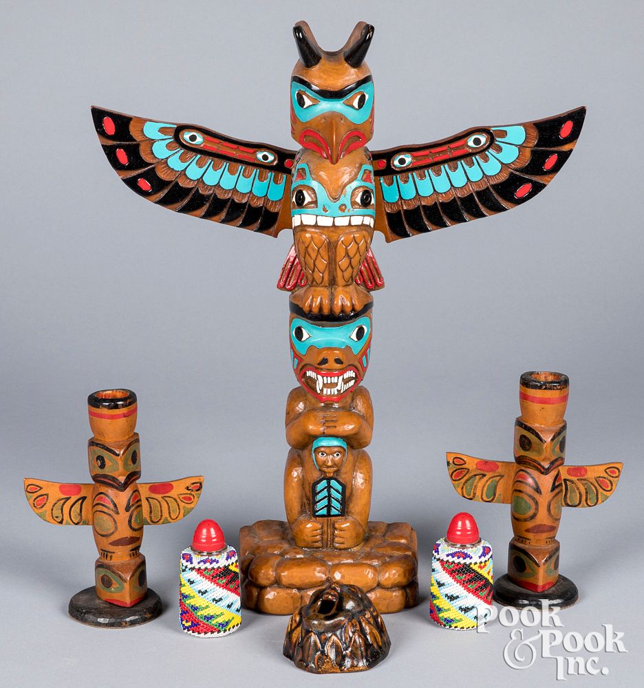 Appraisal: Native American Indian decorative items Native American Indian decorative items