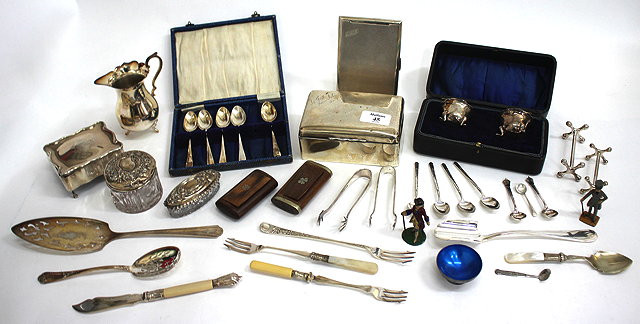 Appraisal: A GROUP OF SILVER AND SILVER PLATED ITEMS to include