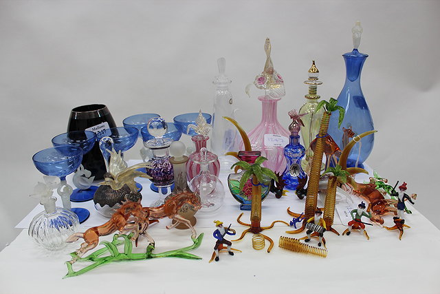 Appraisal: A GROUP OF VARIOUS GLASS ORNAMENTS to include animals scent