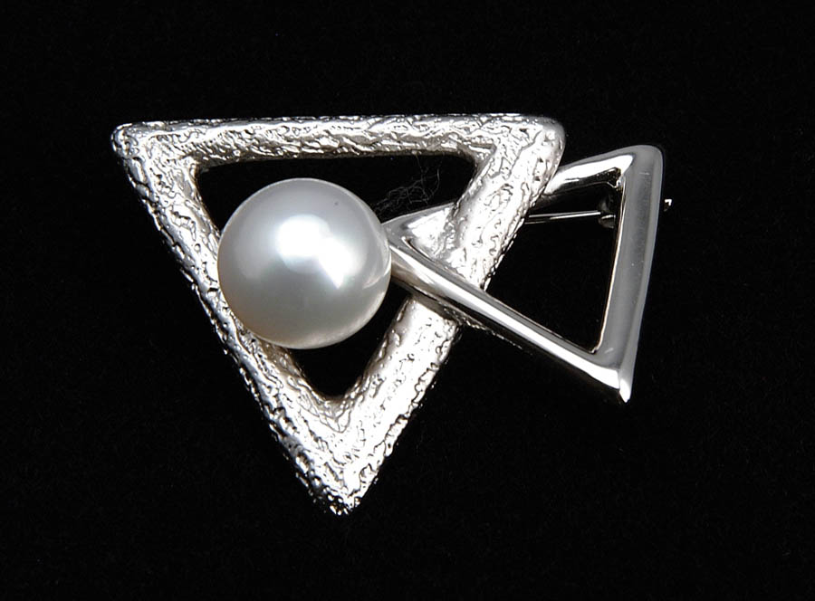 Appraisal: STERLING SILVER AND PEARL BROOCH PENDANT Interesting modern design sterling