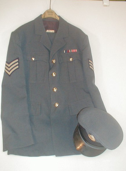 Appraisal: An RAF Sergeants uniform