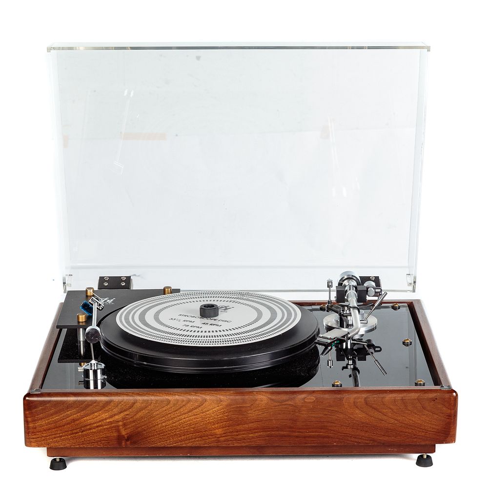 Appraisal: VPI HW- Mk III Analog Turntable Dimension Condition Appears in